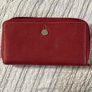 Rolf’s Red Leather Wallet with Zipper Closure